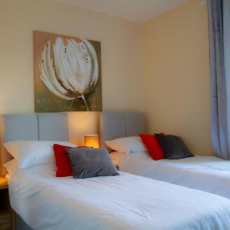 Apartament Carvetii - Fox House - 1St Floor Flat Sleeps Up To 8 Dunfermline Zewnętrze zdjęcie