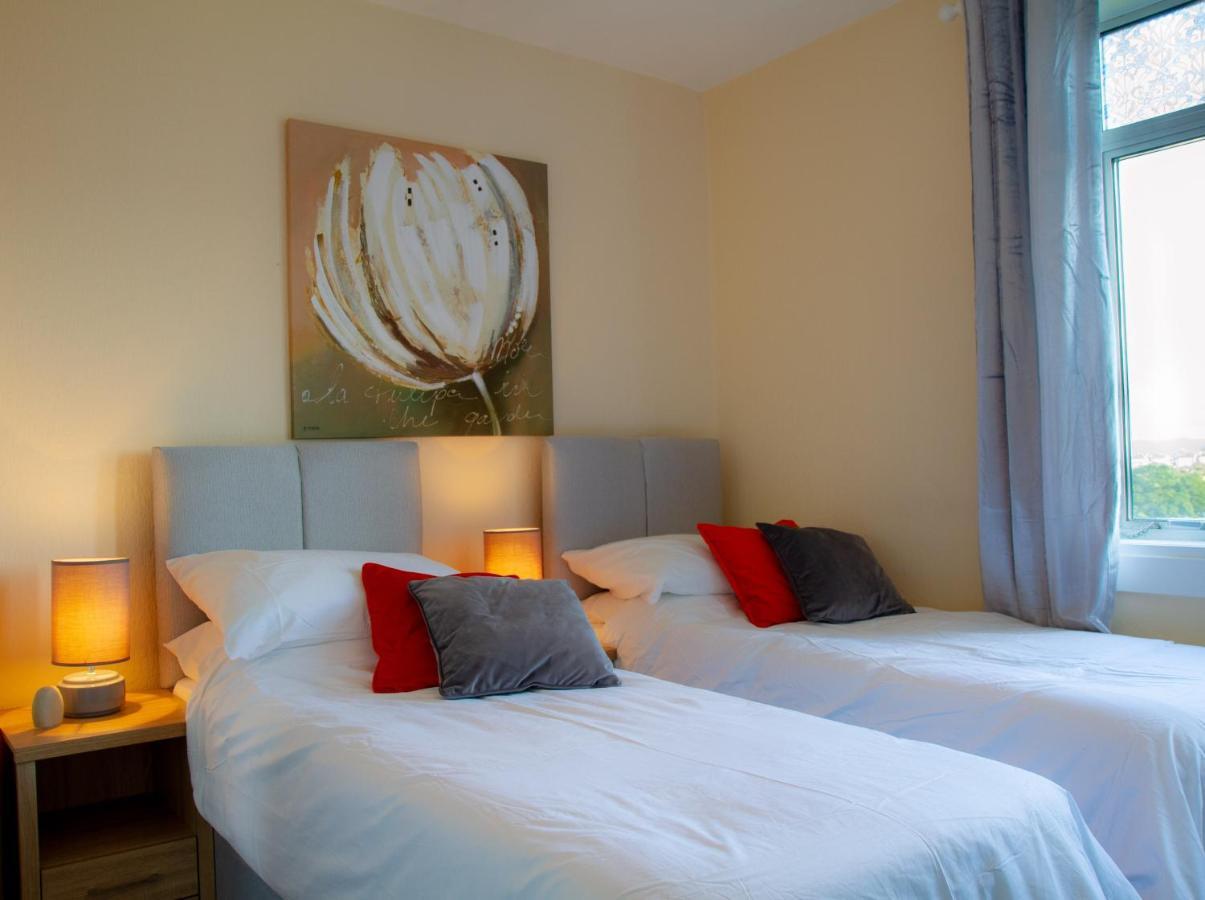 Apartament Carvetii - Fox House - 1St Floor Flat Sleeps Up To 8 Dunfermline Zewnętrze zdjęcie